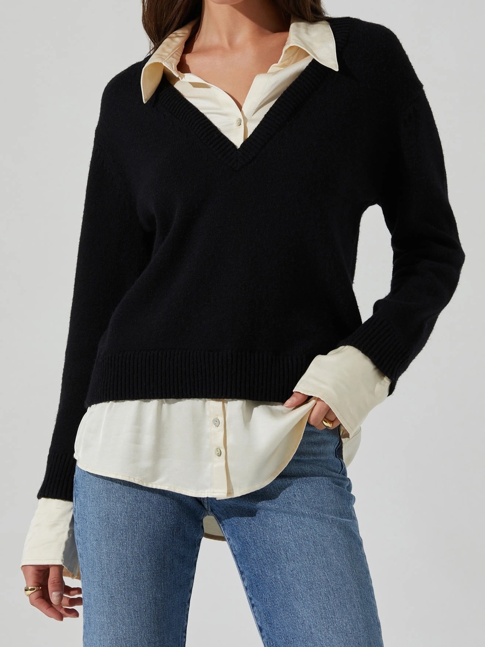 ASTR The Label V-Neck Layered Women’s Sweater